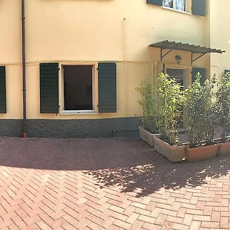 Hotel In Near Garda Bardolino